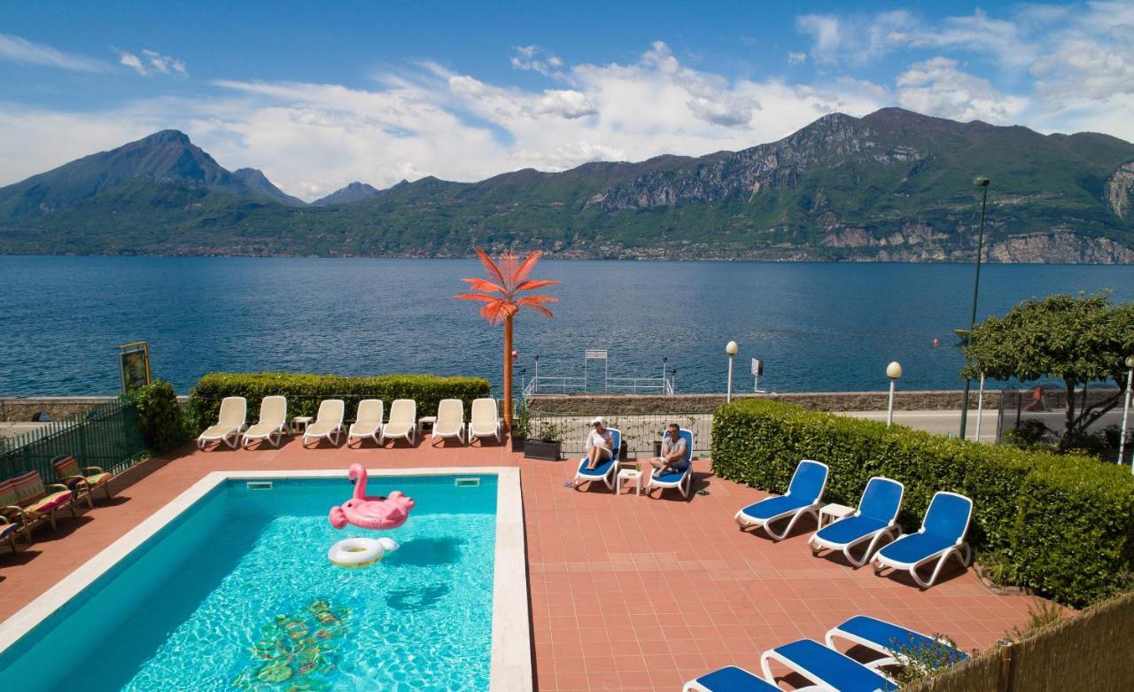 Hotel Caribe - Garda Lake Collection เบรนโซเน ซูล การ์ดา ภายนอก รูปภาพ