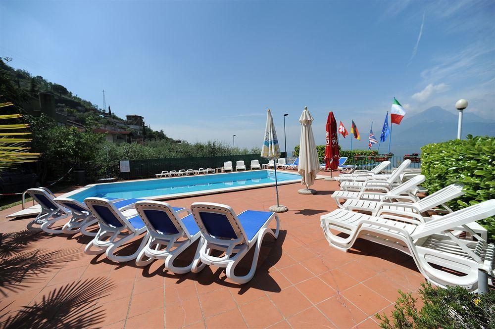 Hotel Caribe - Garda Lake Collection เบรนโซเน ซูล การ์ดา ภายนอก รูปภาพ