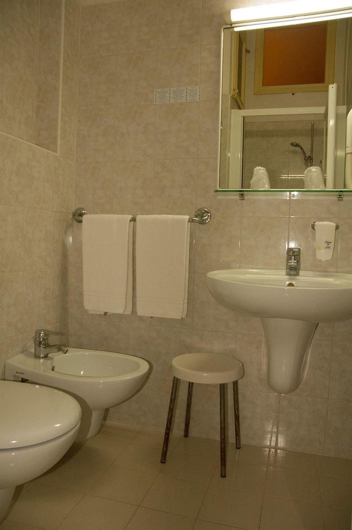 Hotel Caribe - Garda Lake Collection เบรนโซเน ซูล การ์ดา ภายนอก รูปภาพ