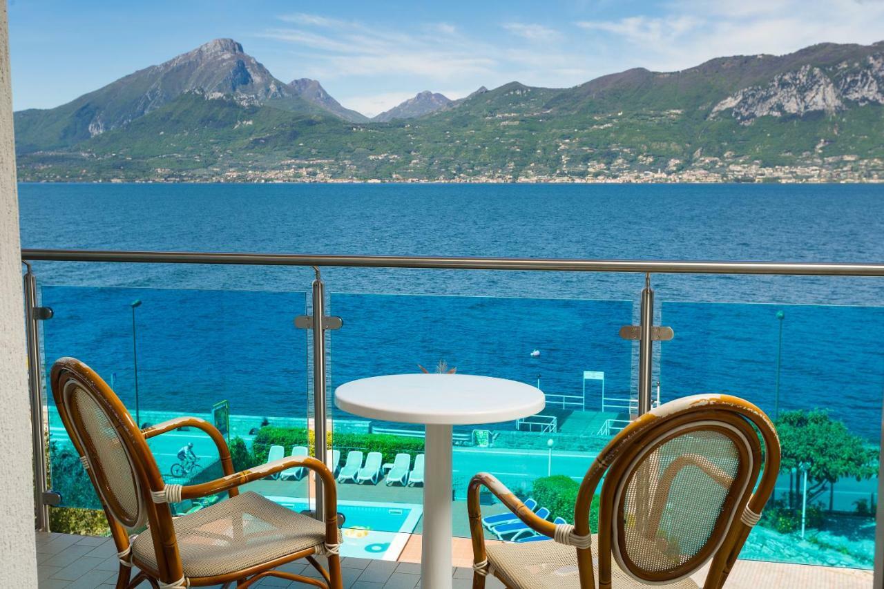 Hotel Caribe - Garda Lake Collection เบรนโซเน ซูล การ์ดา ภายนอก รูปภาพ